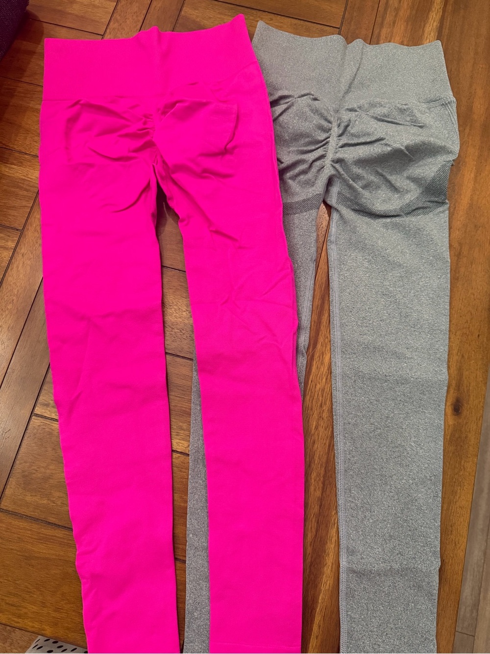Pair of High-Waist Seamless Scrunch Leggings - Bright Magenta & Grey - Picture 4 of 5